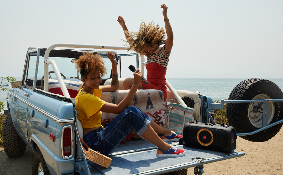 عرض ضوئي متزامن من JBL PartyBox On-The-Go - صورة