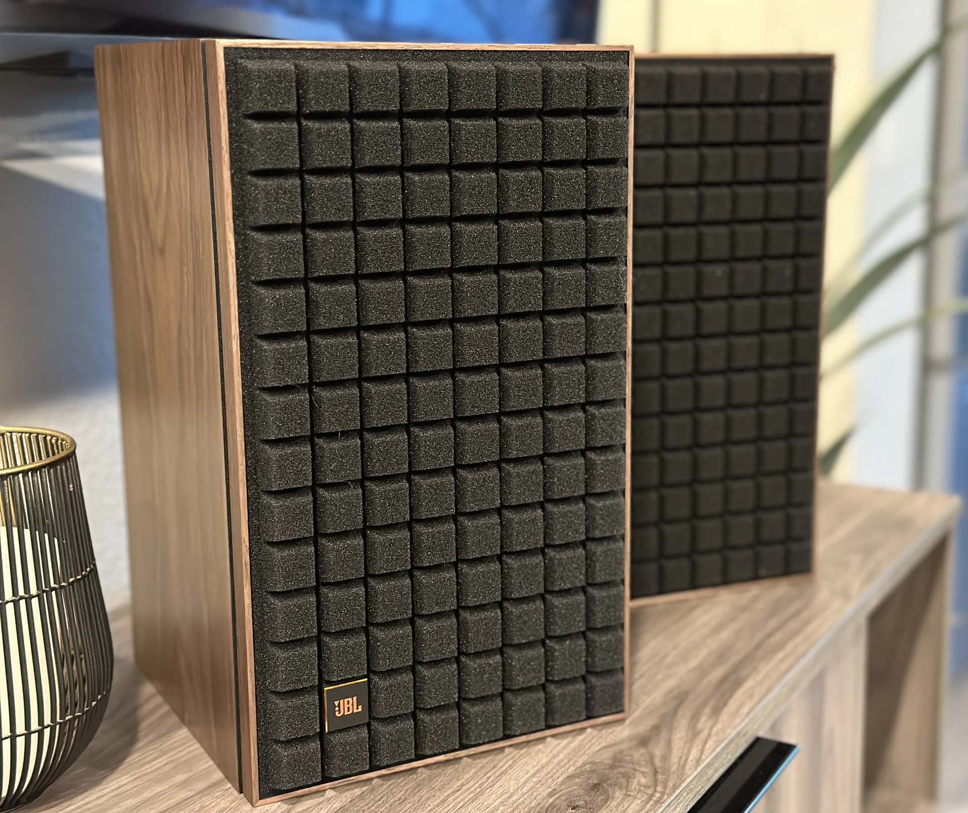 JBL L52 Classic Review - Big Sound in a Small (Retro) Package